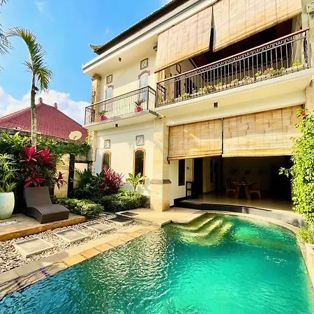 Pleasant Balinese Style Lotus Villa